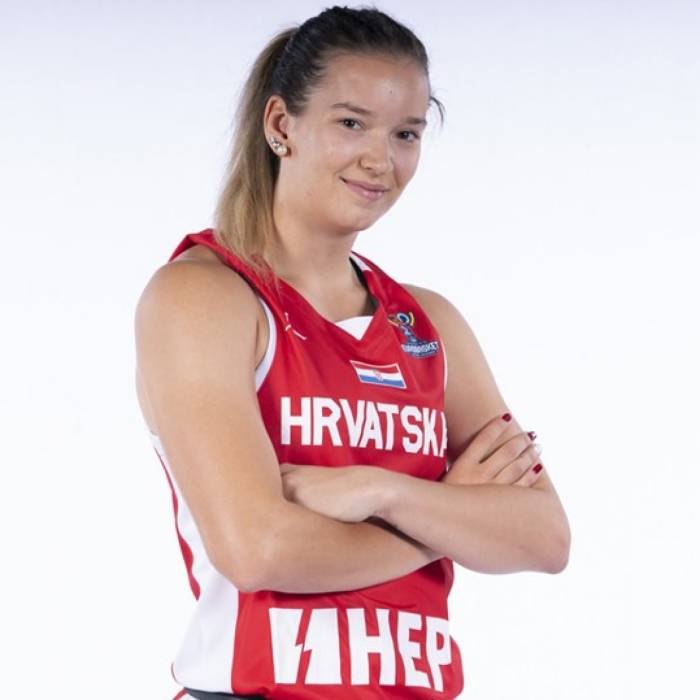 Photo of Karla Erjavec, 2021-2022 season