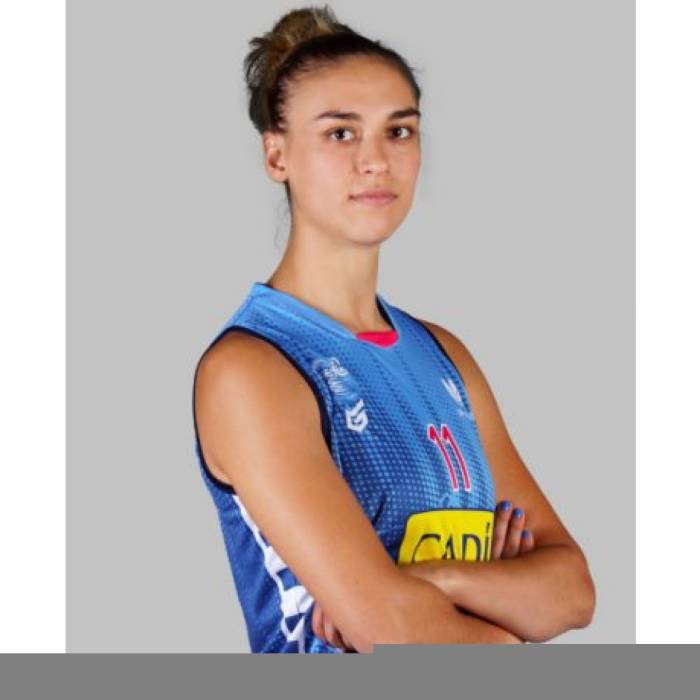 Photo of Ariadna Pujol, 2021-2022 season