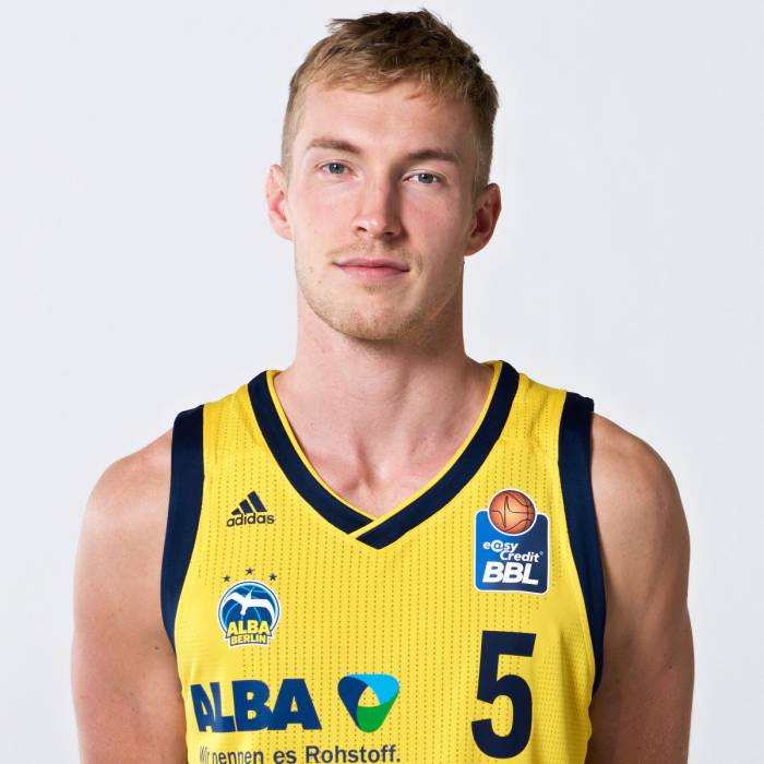 Photo of Niels Giffey, 2018-2019 season