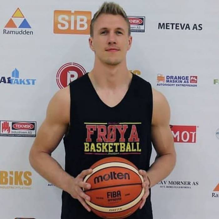 Photo of Nikolas Skouen, 2017-2018 season