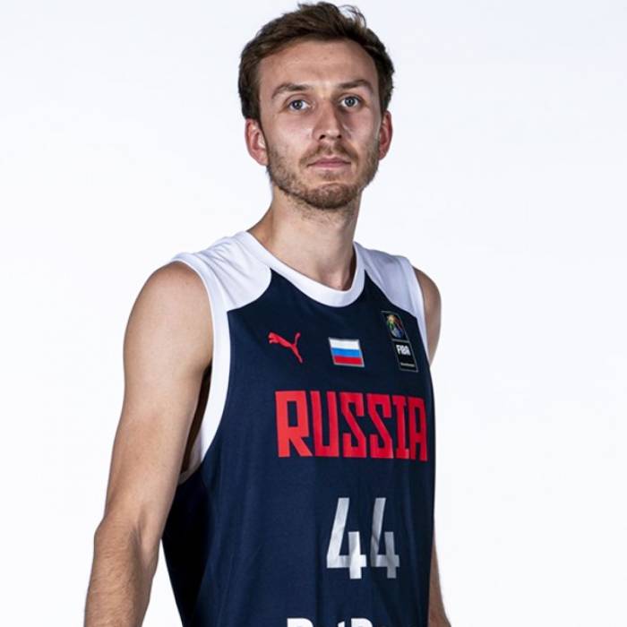 Photo of Artem Komolov, 2021-2022 season