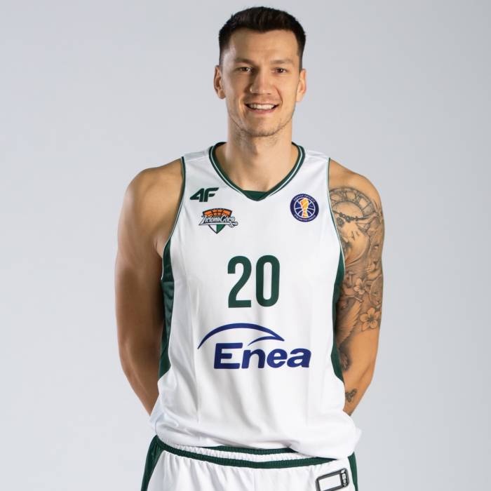 Photo of Nemanja Nenadic, 2021-2022 season
