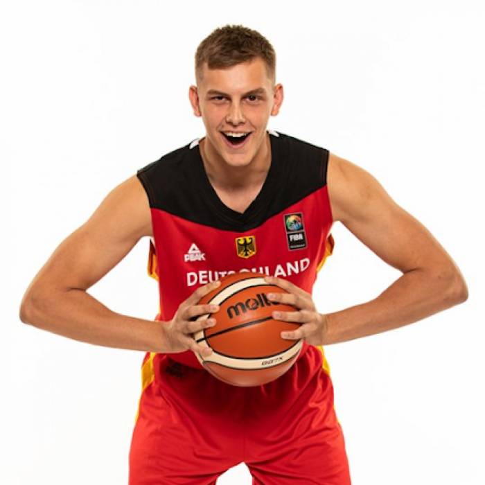 Photo of Lorenz Brenneke, 2019-2020 season