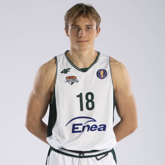 Photo of Konrad Szymanski, 2021-2022 season
