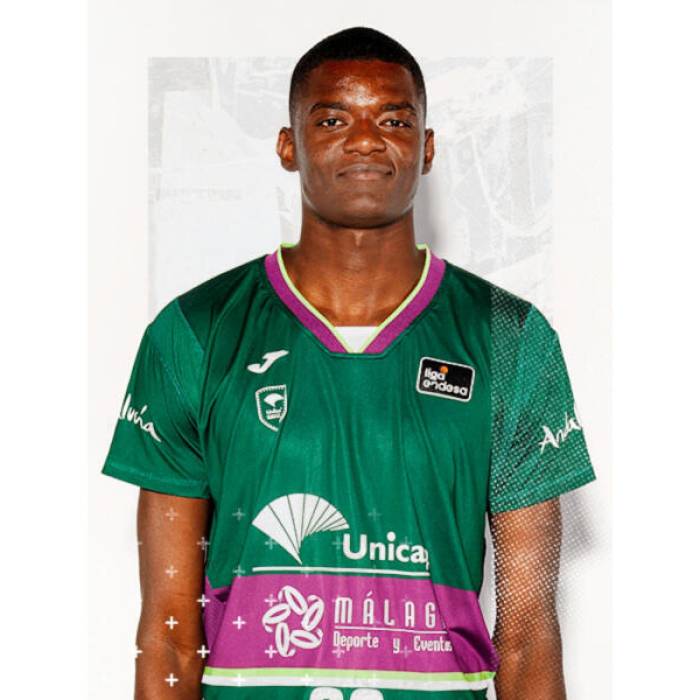Photo of Yannick Nzosa, 2021-2022 season