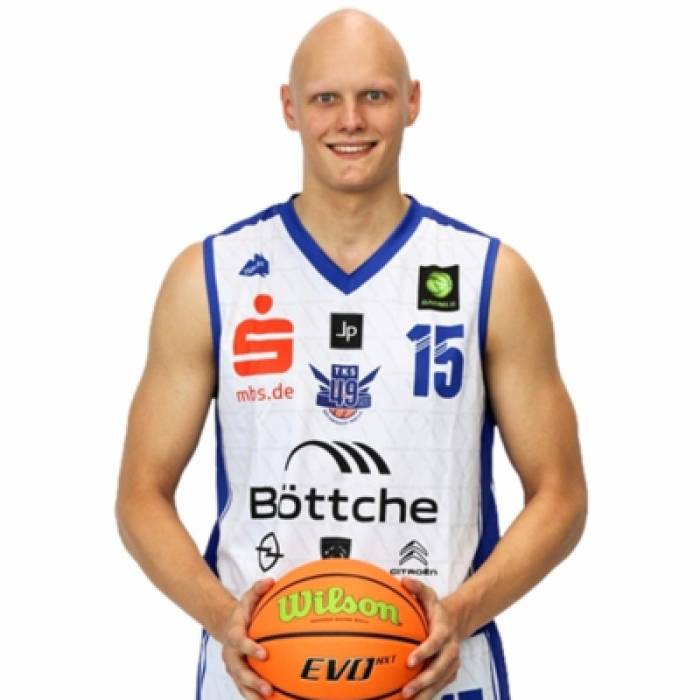 Photo of Leonik Wadehn, 2021-2022 season